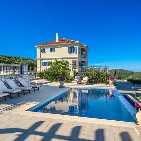 Private Gelia, With Panoramic 180 Degrees Sea View!