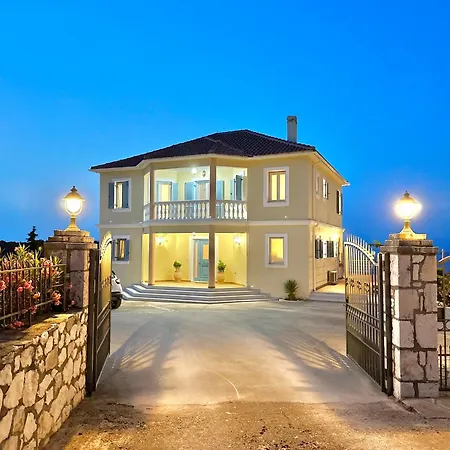 Private Gelia, With Panoramic 180 Degrees Sea View! فيلة